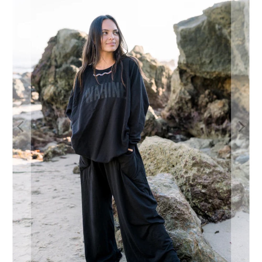 Dolkii Wahine Sweatshirt